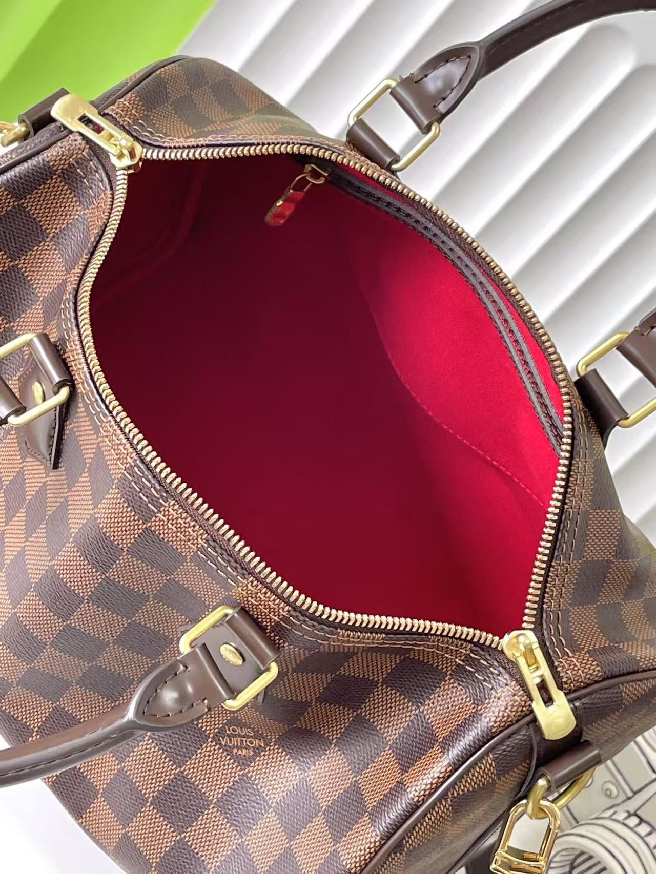 Brown speedy
