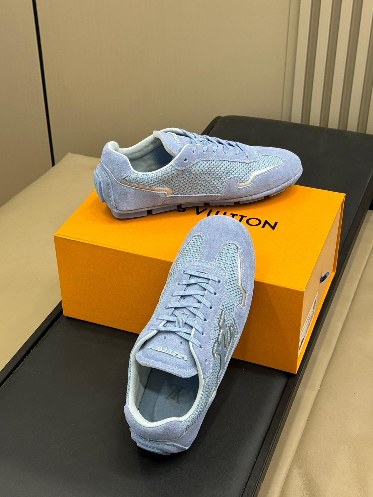 Rally Sneaker