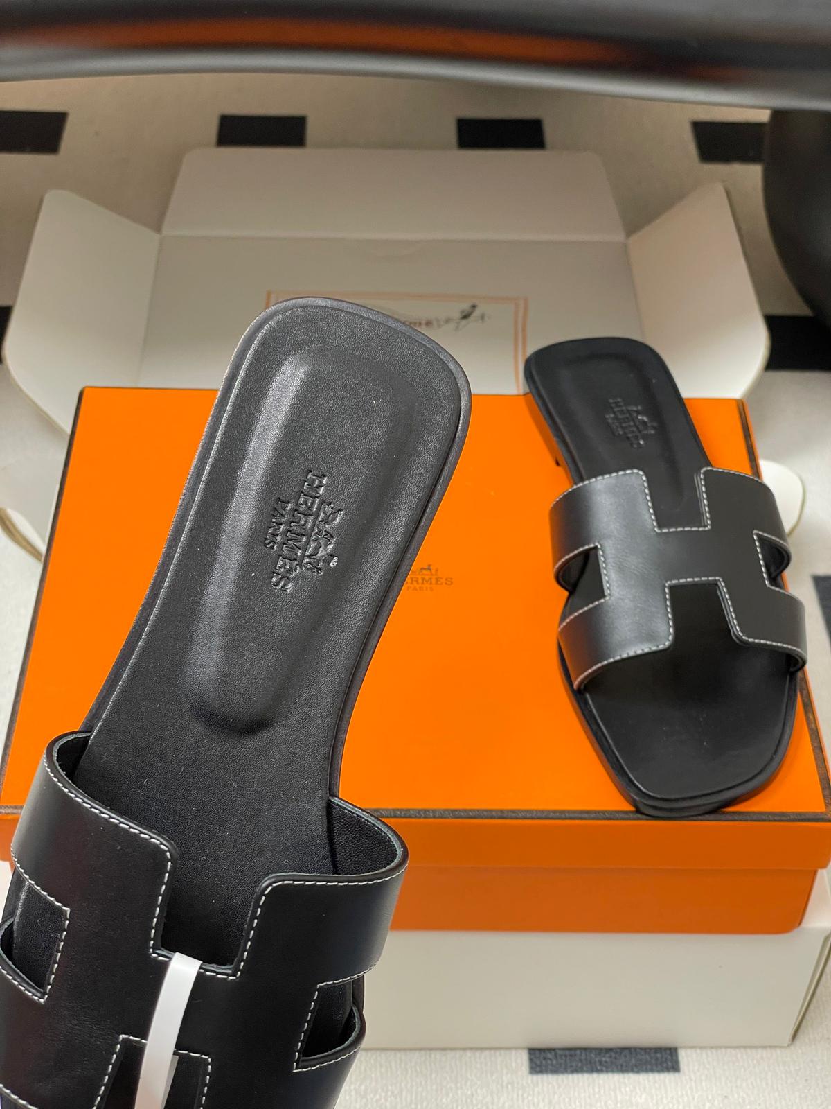 Oran sandal