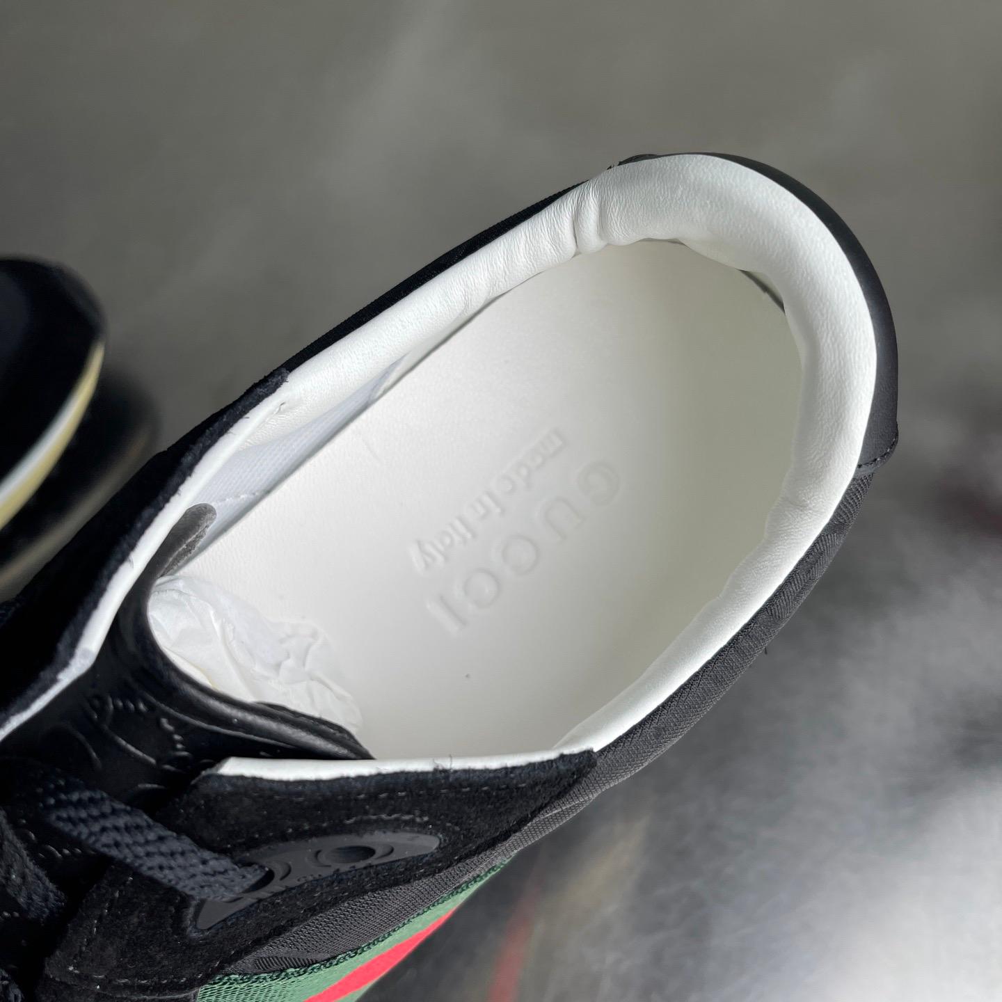 Re-Motion sneaker