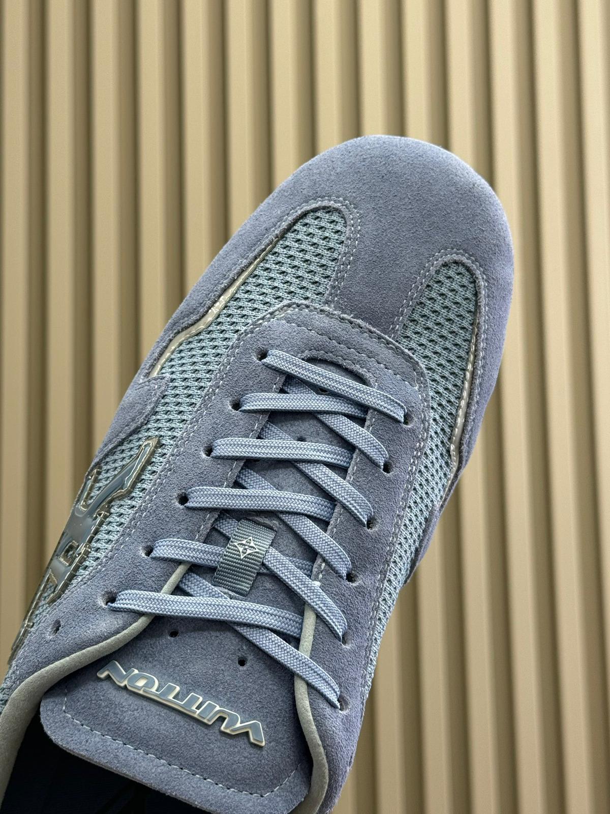 Rally Sneaker
