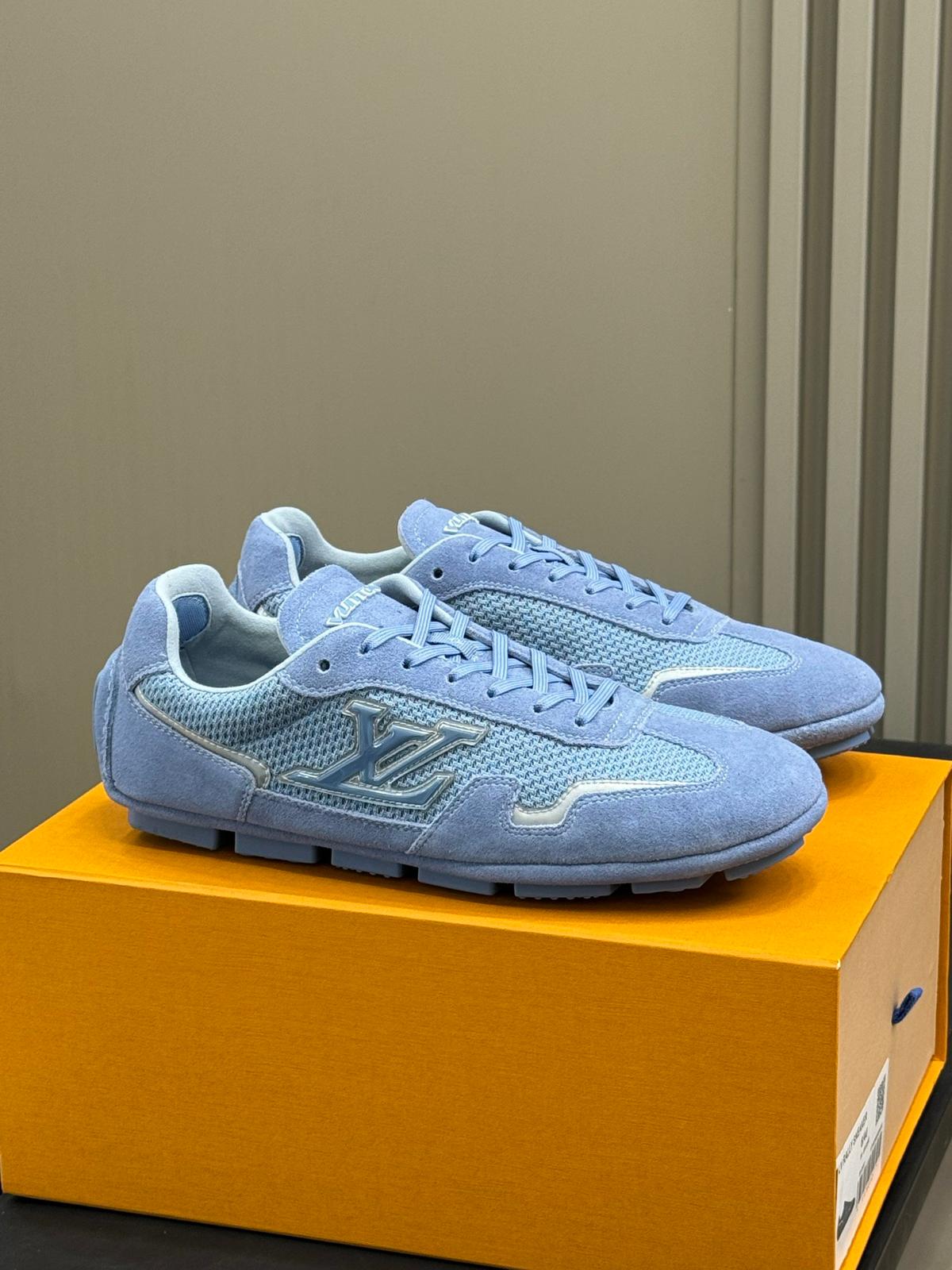 Rally Sneaker