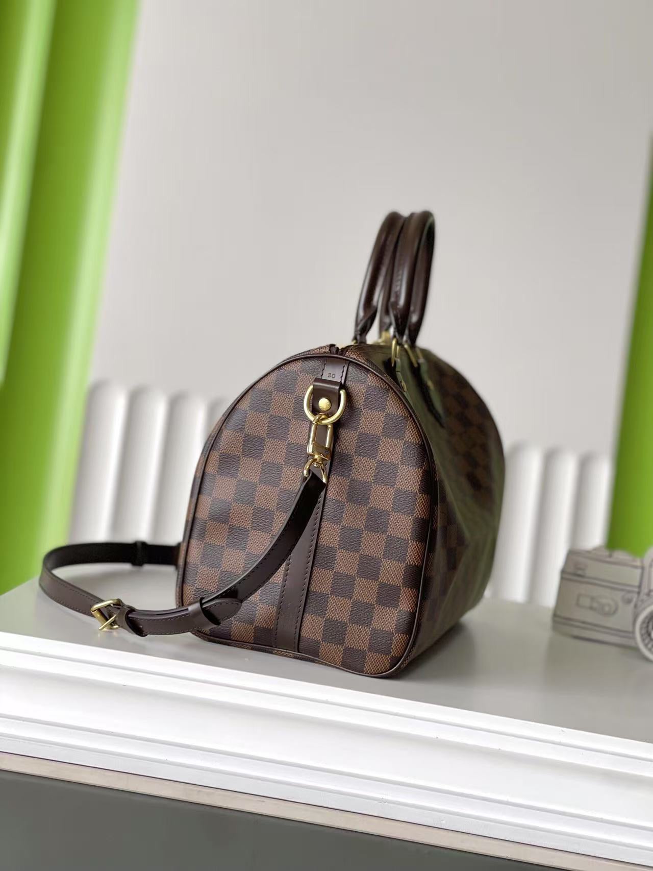 Brown speedy