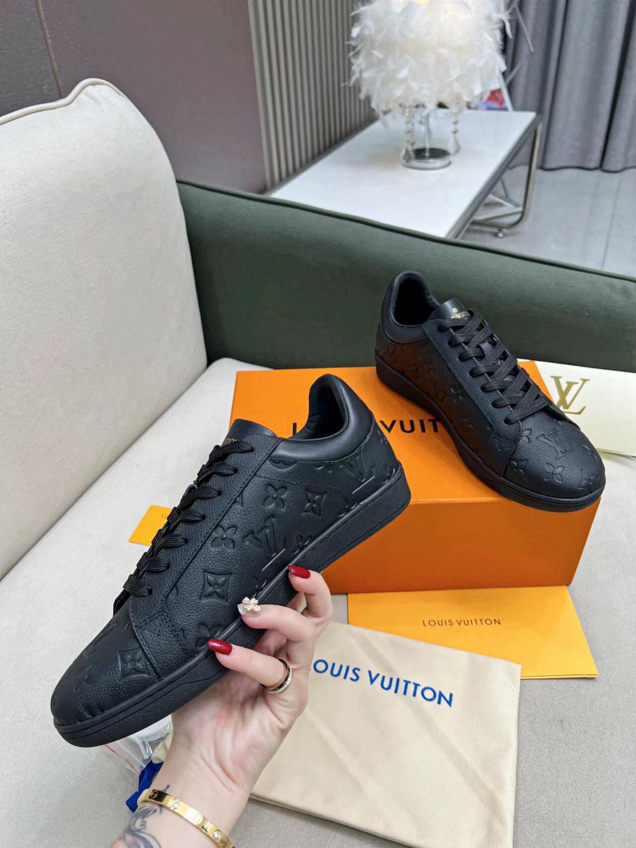 Cowhide embossed sneakers