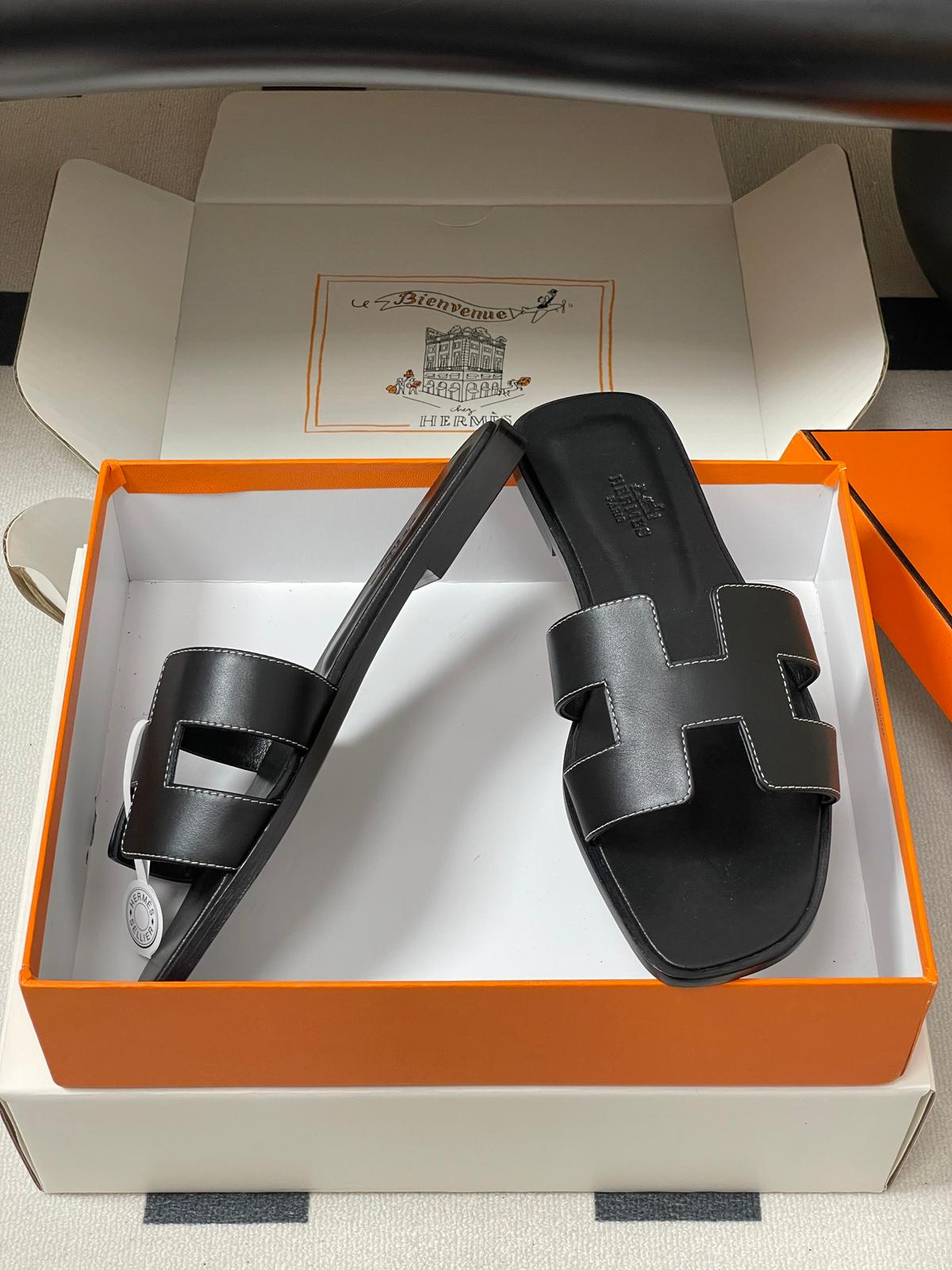 Oran sandal