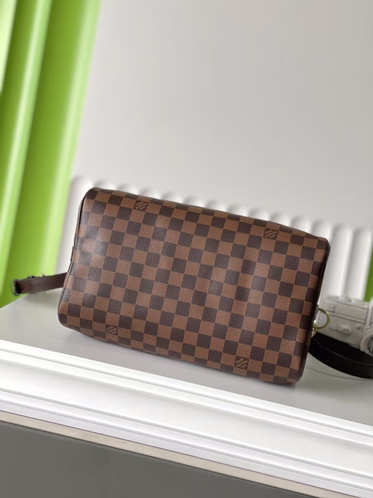Brown speedy