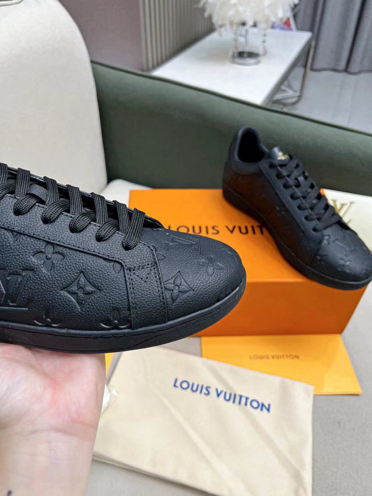 Cowhide embossed sneakers
