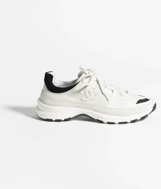 25A white sneaker
