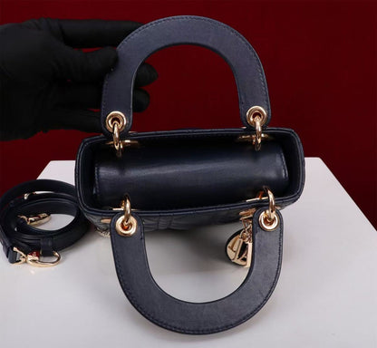 LADY  Top Handle