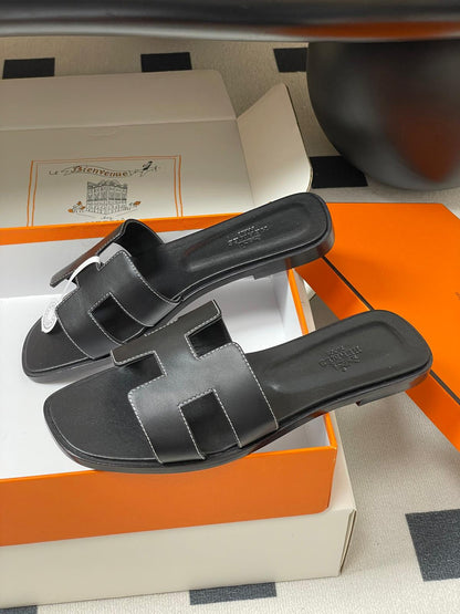 Oran sandal