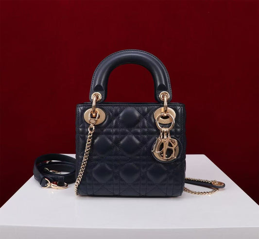 LADY  Top Handle